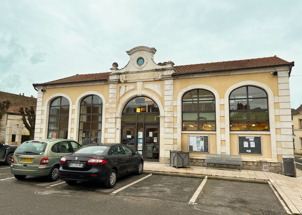 façade de la médiathèque de neuvy-sur-loire